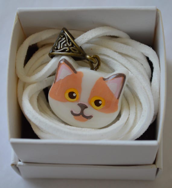 猫の顔が描かれたペンダントネックレスポリマークレイネックレス 