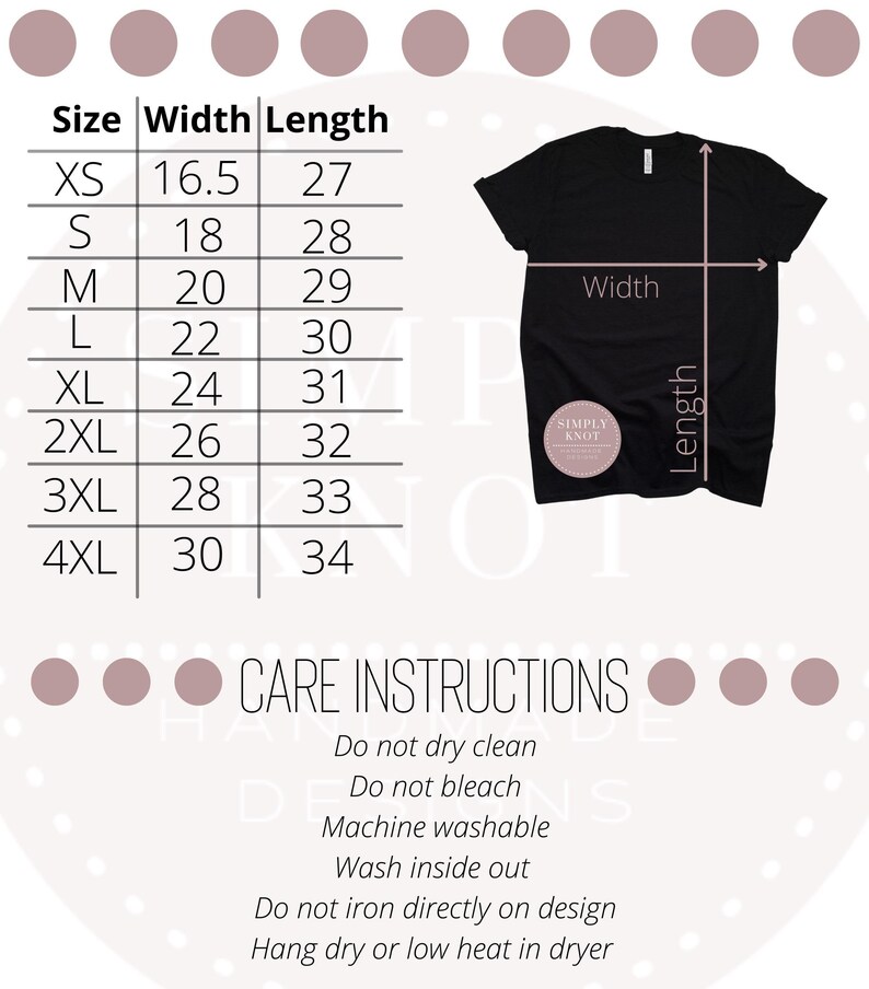 Pu&ograve; includere: Una t-shirt nera mostrata con una tabella delle taglie che elenca larghezze e lunghezze da 16,5 a 30 e da 27 a 34. Le istruzioni per la cura includono non lavare a secco, non candeggiare, lavabile in lavatrice e lavare al rovescio.