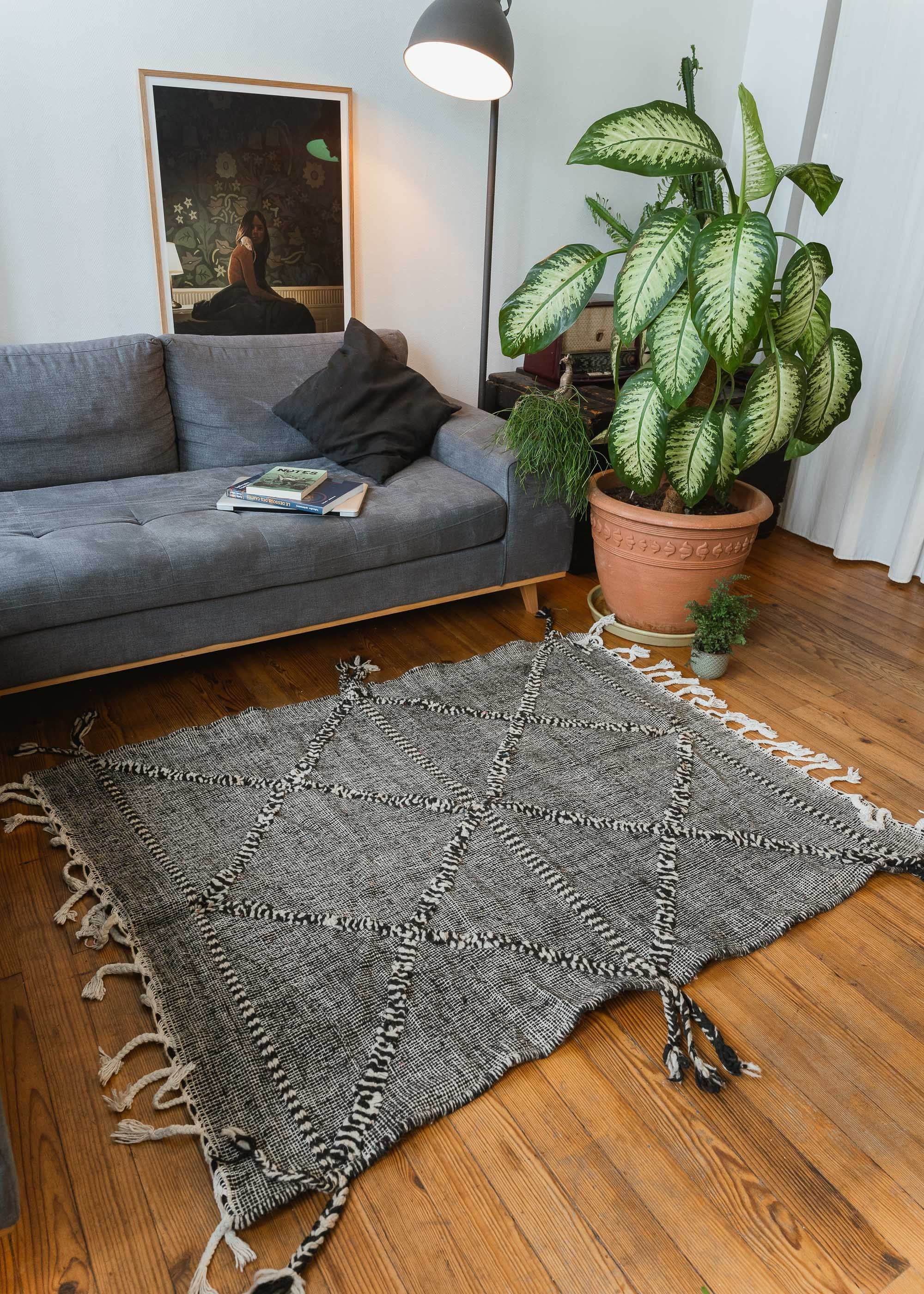 Tapis Berbère Zanafi - 100% Laine Noir et Blanc 150 cm X 115 cm