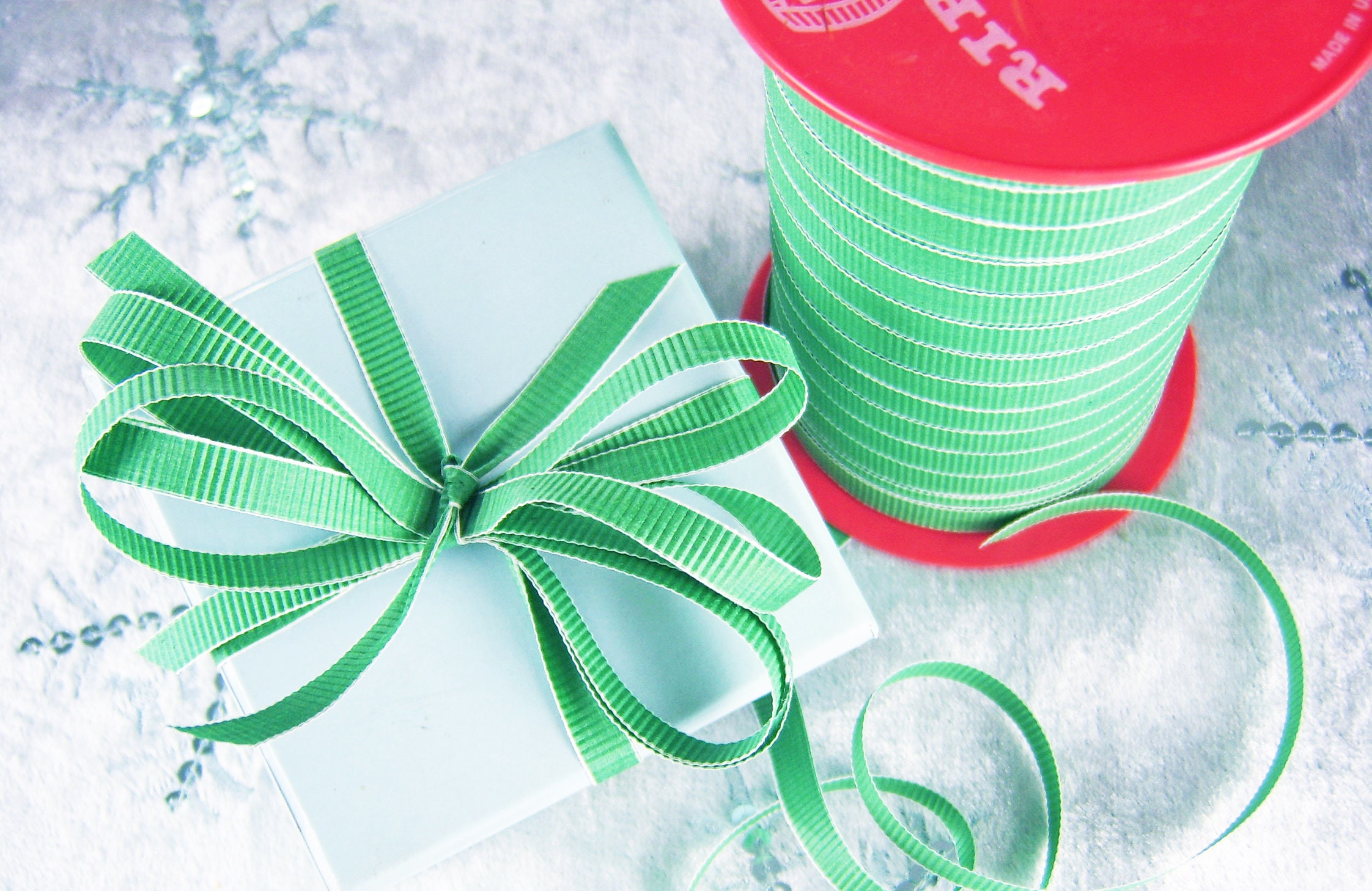 75m Christmas Gift Wrapping Ribbon. 15x 5m Bundles. Nice Colour Selection  Includes Holographic & Metallic. Curling Ribbon/balloon Ribbon. 