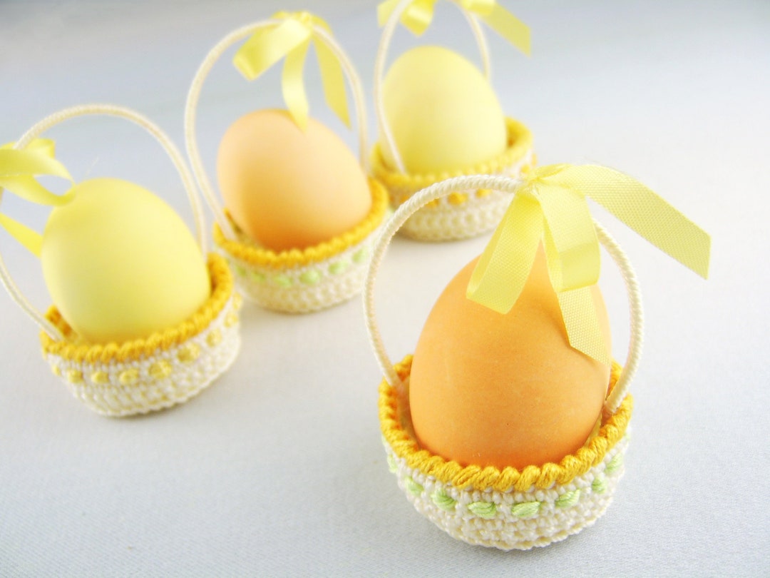 Easter Brunch Table Placecard Holder, Vintage Crocheted Basket, Easter