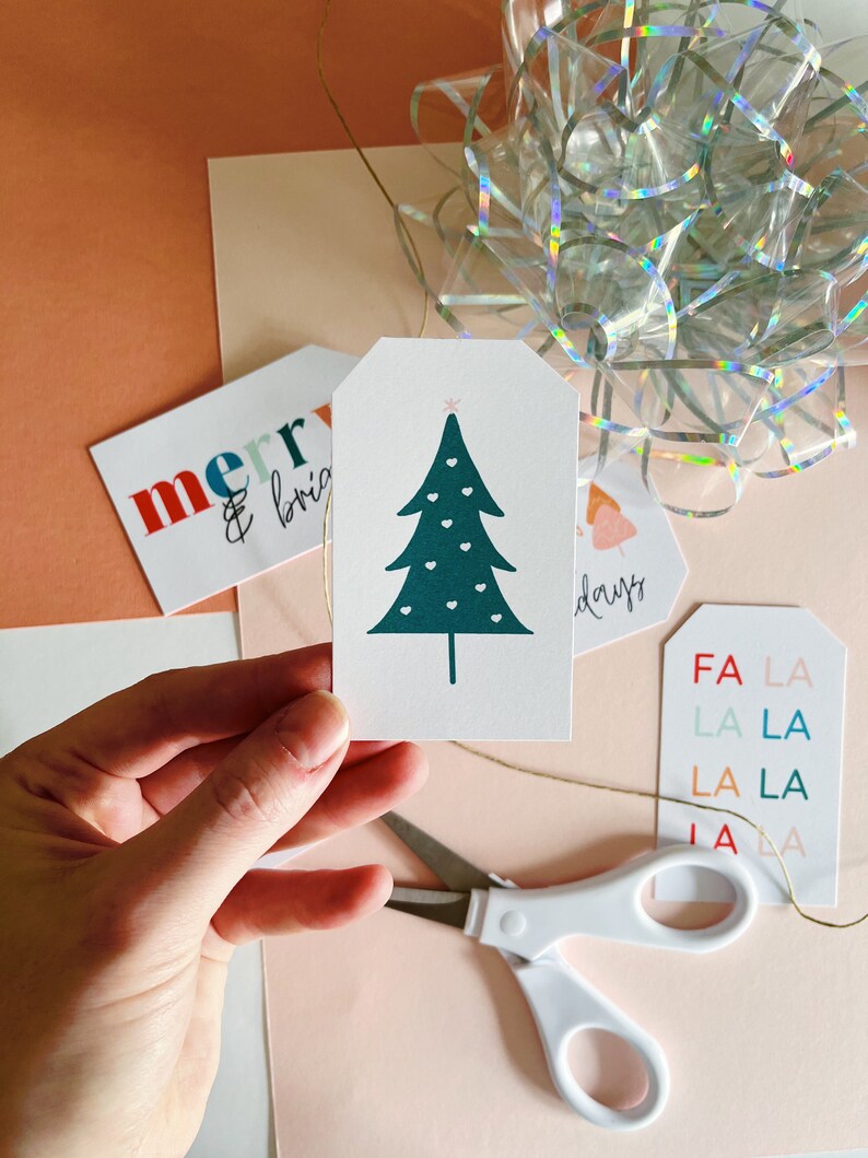 Ensemble d'étiquettes-cadeaux de Noël imprimables Étiquettes imprimables de faveur de vacances Étiquettes de Noël mignonnes Arbre de Noël Téléchargement instantané Coloré image 3