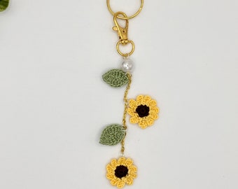 Micro Crochet Sunflower Keychain: Gold Bag Charm with Pearl