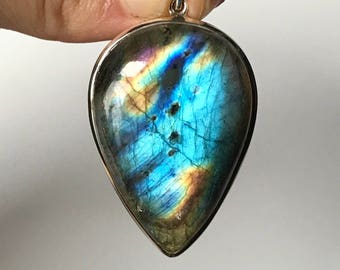 Labradorite Pendant – Sterling Silver – Labradorite Jewelry – Blue Stone Pendant – Birthstone Jewelry – Moldavite