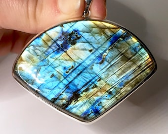 Luminous Labradorite Pendant – Sterling Silver – Labradorite Jewelry – Blue Stone Pendant – Birthstone Jewelry – Moldavite