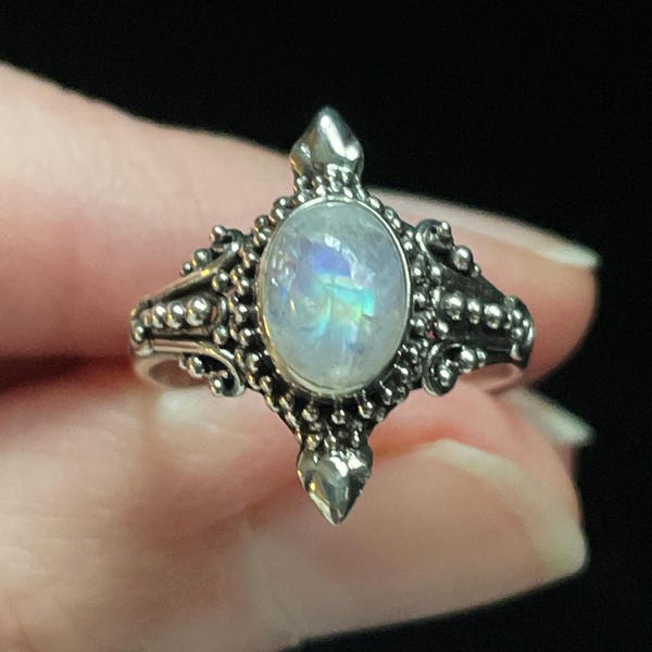 Natural Moonstone Ring, Size 7.5 USA, Handmade with Solid Sterling Silver, Beautiful Perfect Gift!, Detailed Ornate Design & Rainbow Fire
