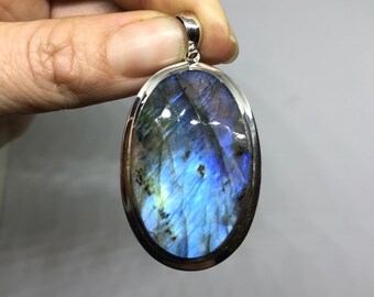 Labradorite Pendant – Sterling Silver – Labradorite Necklace - Labradorite Jewelry – Blue Stone Pendant – Birthstone Jewelry – Moldavite