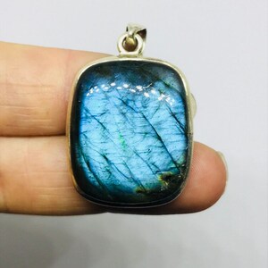 Labradorite Pendant – Sterling Silver – Labradorite Jewelry – Labradorite Necklace – Birthstone Jewelry – Genuine Labradorite