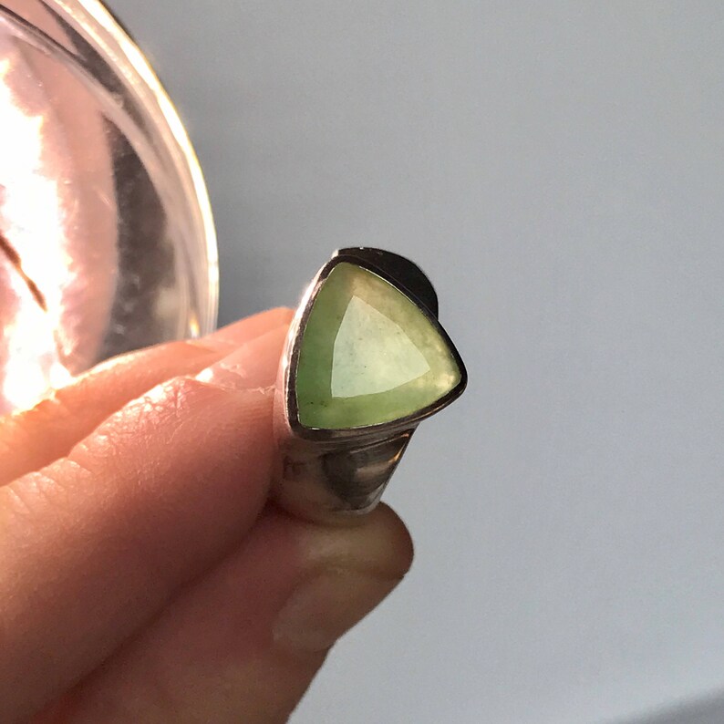 Genuine Chrysoprase Ring Size 8 Sterling Silver - Seafoam Green Faceted Chrysoprase Triangle - Handmade Green Stone Chrysoprase Jewelry image 4
