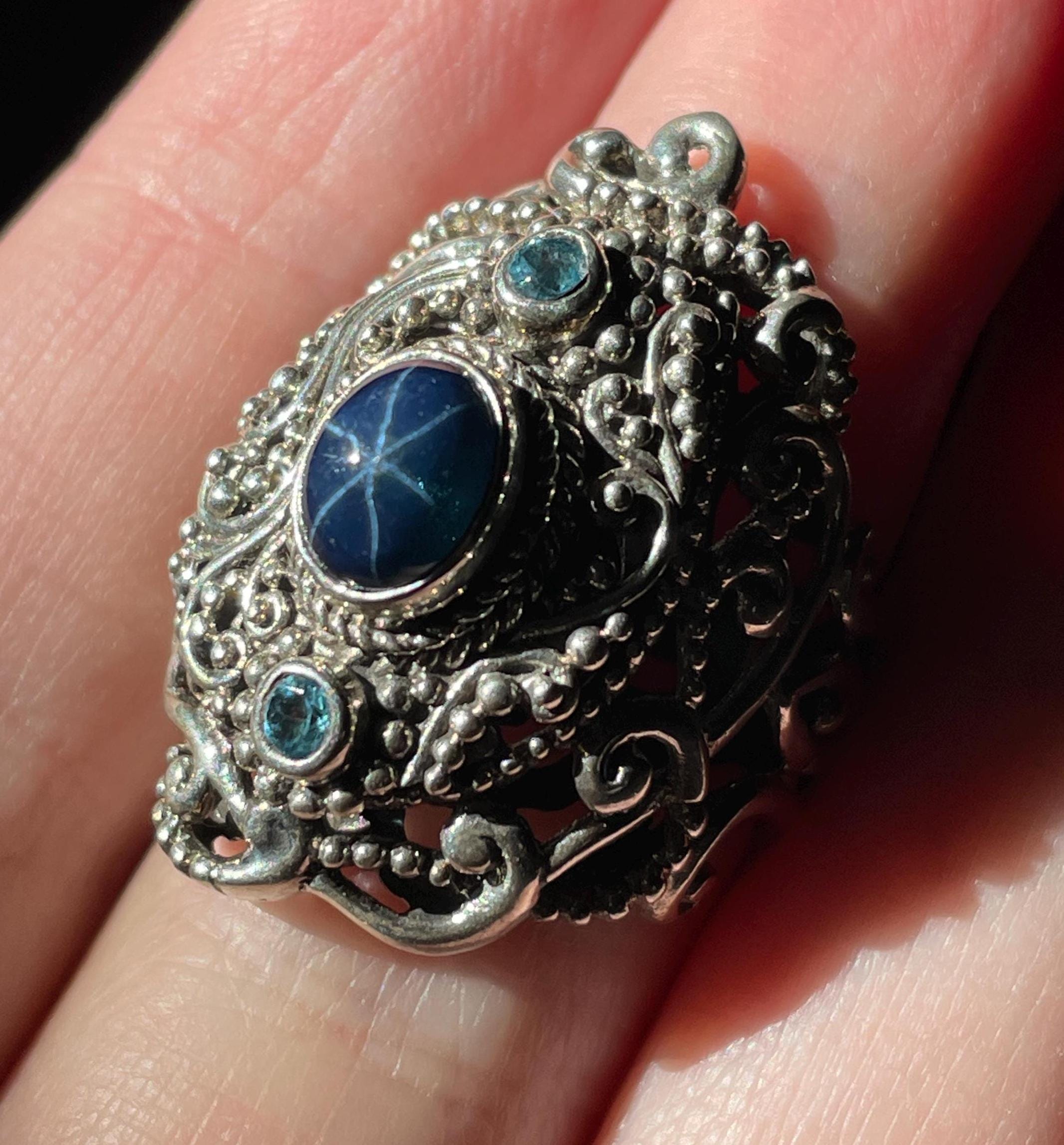 Anello Uomo In Carburo Di Tungsteno Con Stella Di David – Larghezza 8 Mm, Colore Blu, Effetto Carbonio