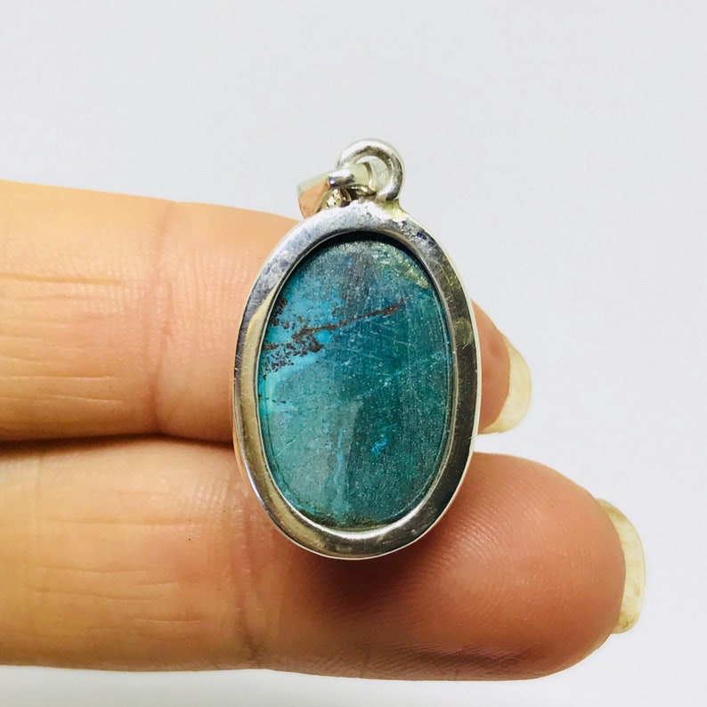 Levendige chrysocolla-hanger – sterlingzilver – geboortesteen december – chrysocolla-sieraden – geboortesteensieraden helderturkoois chrysocolla afbeelding 4