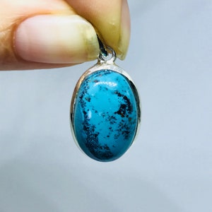 Levendige chrysocolla-hanger – sterlingzilver – geboortesteen december – chrysocolla-sieraden – geboortesteensieraden helderturkoois chrysocolla afbeelding 2
