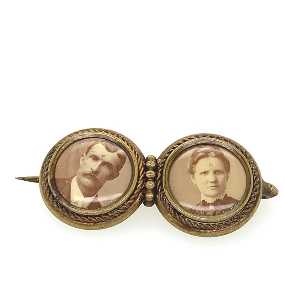 Victorian Picture Mourning Brooch - image 1