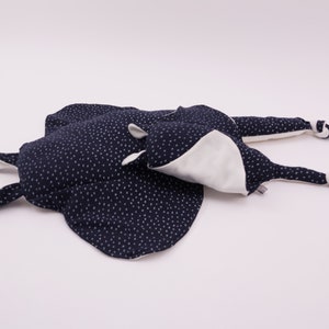 Mantarochen Plüschtier für Kinder Kuscheltier Rochen Kissen blau/weiss aus kuschelweichem Musselin in Groß und Klein besondere Geschenkidee Bild 9