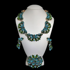 Green and Aqua Jewelry Set Fantaisie - necklace, brooch and earring jewelry set