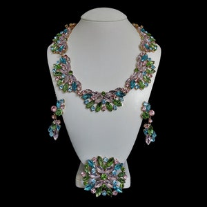 Pink Multicolor Earring and Necklace Sets Fantaisie - necklace, brooch and earring jewelry set
