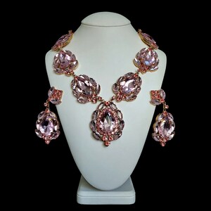 Pink Earrings and Necklace Set Sonatine