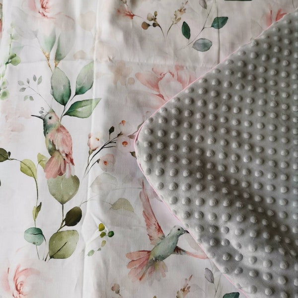 Kolibri-Blumenmädchen Baby Decke, weiche Minky Decke mit Füllung, Premium Decke Paspel Minky Decke, graue Decke, Baby Decke