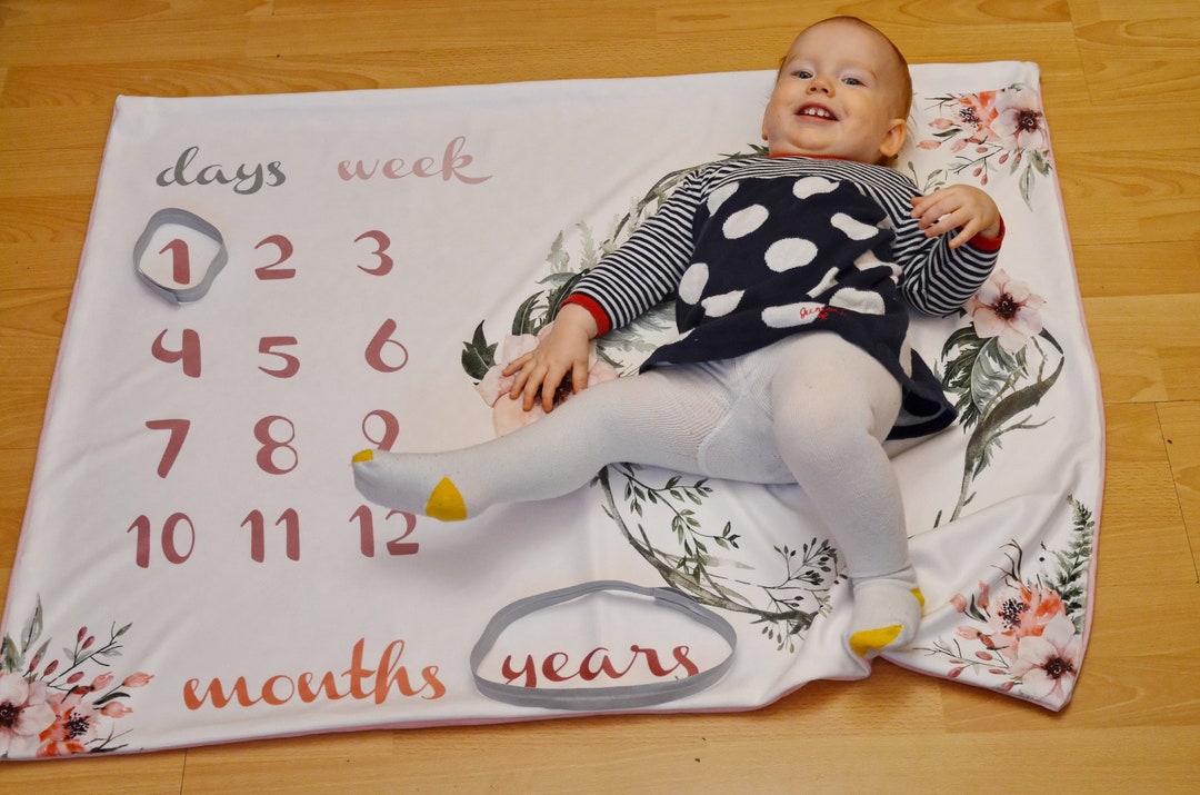Baby Girl Milestone Blanket, Month Growth Tracker Blanket, Calendar