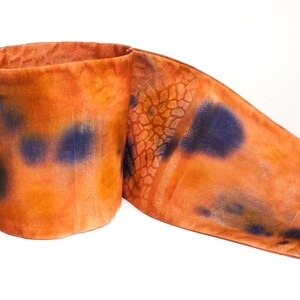 Bracelet en soie peint main orange et bleu marine, ruban de soie, bracelet bohème femme, cadeau pour elle image 3