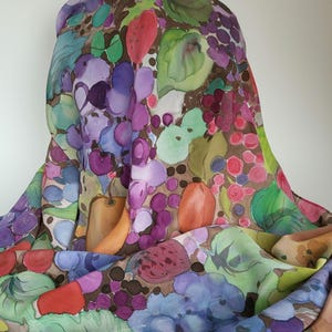 Etole silk crêpe de chine - Hand-painted colorful fruit pattern - Unique piece - Fruity silk scarf