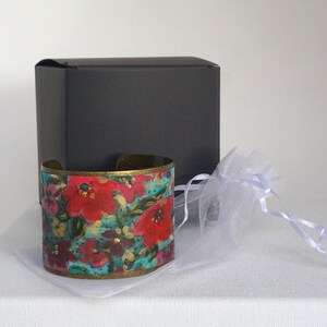 Bracelet manchette soie peint main, manchette fait main , bracelet avec fleurs, cadeau pour elle image 9