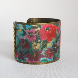 Bracelet manchette soie peint main, manchette fait main , bracelet avec fleurs, cadeau pour elle image 8