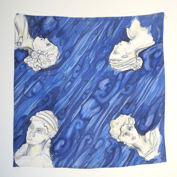 Foulard carré soie peint main buste grec sur fond bleu, foulard bandana bleu indigo, petit foulard soie, statue grecque, cadeau pour femme