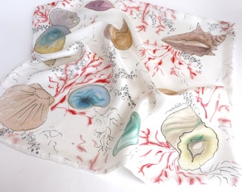 Foulard carré en soie peint main coquillage, bandana en soie, coquillage peint, cadeau pour elle