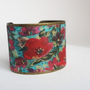 Bracelet manchette soie peint main, manchette fait main , bracelet avec fleurs, cadeau pour elle image 1