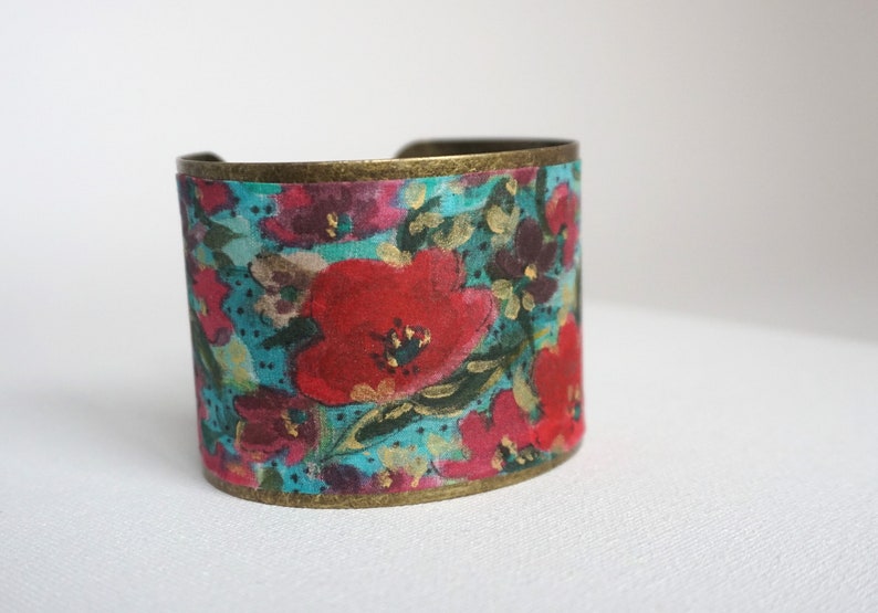 Bracelet manchette soie peint main, manchette fait main , bracelet avec fleurs, cadeau pour elle image 1