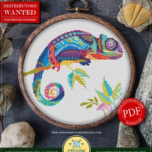 Pode incluir: Padrão de ponto cruz contado para download instantâneo, com um camaleão colorido com um design de mandala. O padrão tem 117 x 101 pontos e requer 20 cores de fio DMC.