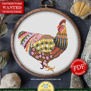 Puede incluir: Patrón de punto de cruz contado para descarga instantánea, titulado "C300_Mandala_Hen", que presenta una gallina de estilo mandala colorida en un aro de bordado de madera. El patrón está disponible para descargar en PDF. El patrón tiene 96 puntos de ancho por 105 puntos de alto y utiliza 18 colores de hilo DMC.