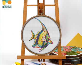 Moorish Idol Cross Stitch Pattern and Kit: Modern Needlework Art for Simple Cross Stitch and Embroidery Sampler Enthusiasts, CS1359