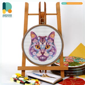 Patrón y kit de punto de cruz Mandala Manx: Muestrario de bordado moderno para entusiastas del arte con bastidor, CS2445