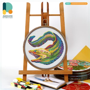 Green Moray Eel Cross Stitch Pattern and Kit: Modern Needlework Art, PDF Pattern and Hand Embroidery Sampler, CS1323