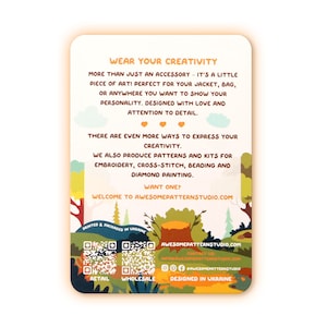 Puede incluir: Una tarjeta blanca con el texto &laquo; Wear Your Creativity &raquo; y &laquo; Welcome to AwesomePatternStudio.com &raquo;. La tarjeta presenta una colorida ilustraci&oacute;n de un bosque y c&oacute;digos QR para venta al por menor y al por mayor, con el texto &laquo; Designed in Ukraine &raquo;.