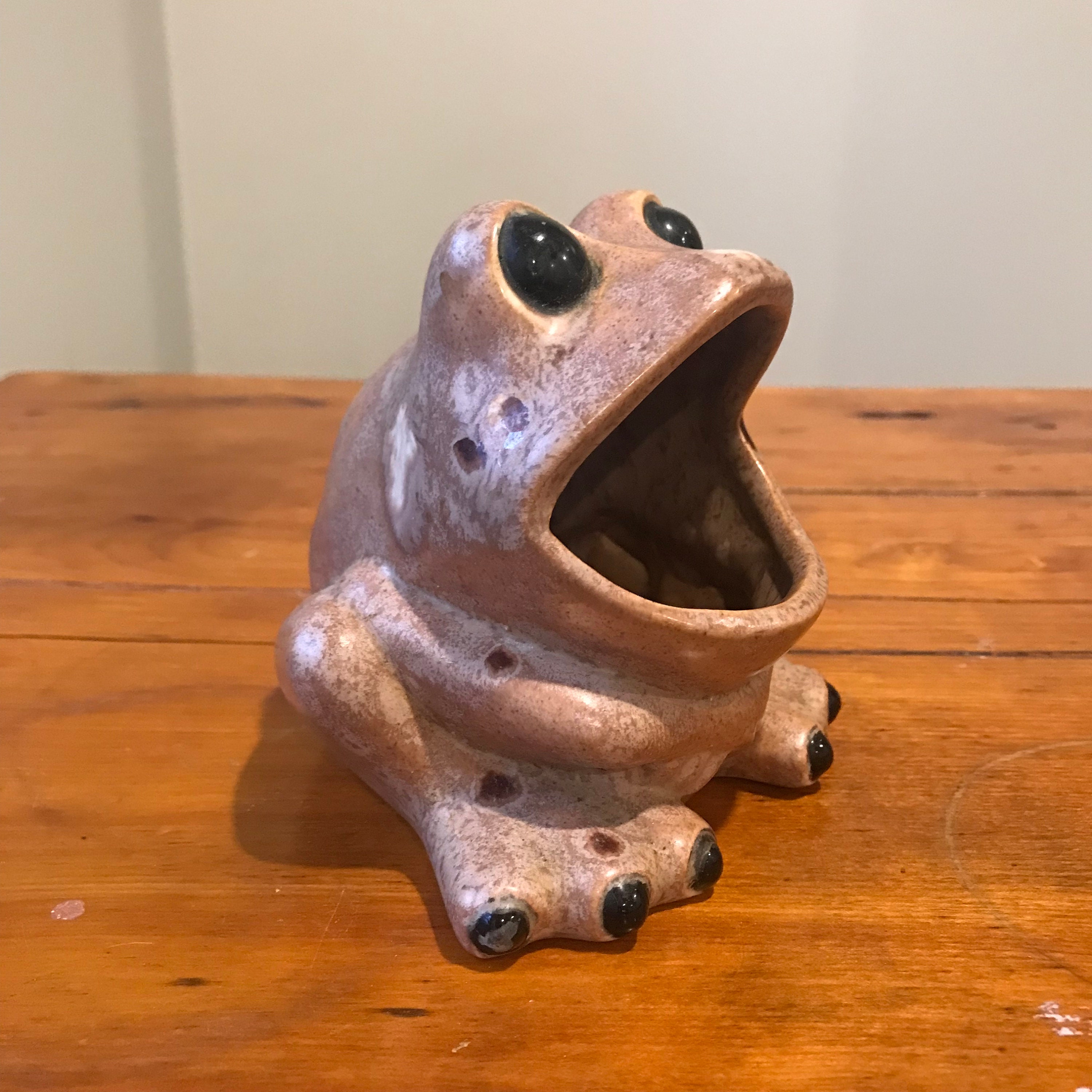 Vintage ceramic frog sponge/soap holder. 5” tall and 7” wide Marked 1975 on  bottom for Sale in Lakewood, WA - OfferUp