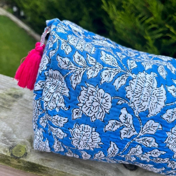 Waterproof Cotton Quilted Wash Bag set,colourful makeup bag,travel cosmetic case,handmade wash bag,friend unique Christmas gift,change purse