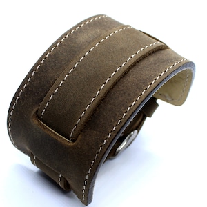 Model C18 - Olive Leather Bund Watch Strap: 20mm 18mm Lugs, Contrast Stitching