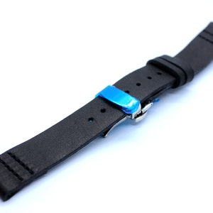 マットブラックの生皮革時計バンド、デプロイメントバックル、ミニマリストステッチ、18 mm または 20 mm ラグ付き | ノッチのないステッチなしの時計ストラップ