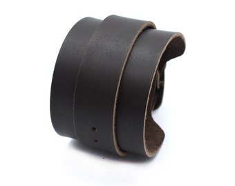 Mauri - snug fit wide leather calfskin wristband with large buckle in antique bronze color