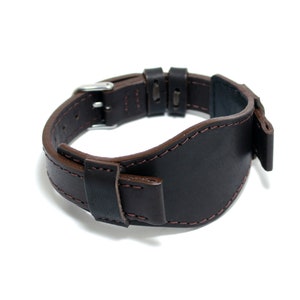 Model A - Brown Leather Bund Watch Strap: Military Style Padded Band (18mm 20mm)