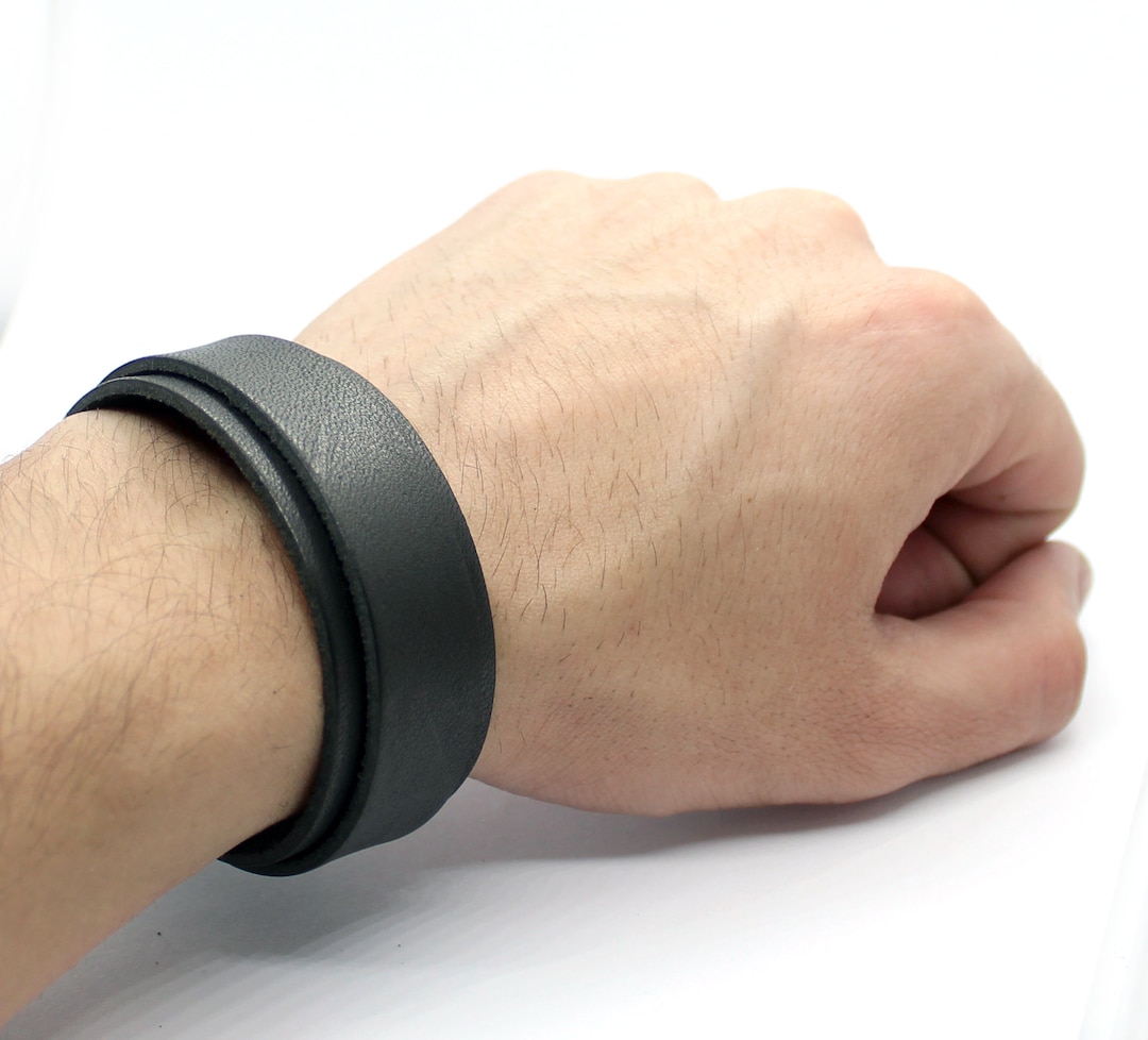 Vertigo Narrow Men Black Leather Wrist Cuff Bracelet Adjustable 2,4 Cm