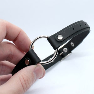 Perforated Matte Black Leather O-Ring Choker: Adjustable Buckle