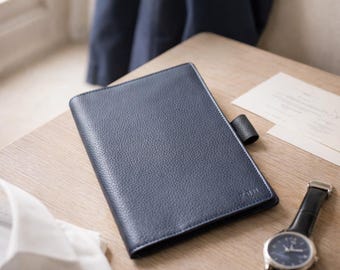 Pebble-Grain Leather A5 Refillable Journal – Travel Notebook with Pocket