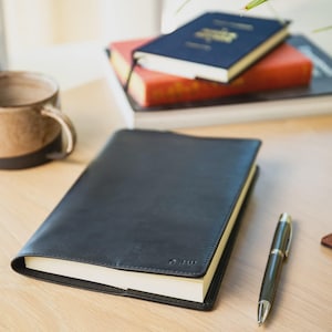 Personalised Leather Notebook or Undated Diary – A5 Journal with Monogram – Vintage Style Gift for Writers or Authors