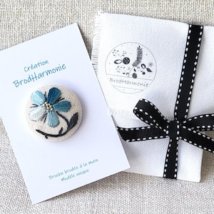 Embroidered brooch, handmade, artisan brooch, hand-embroidered textile brooch, unique brooch, artisan jewelry