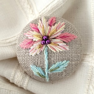 Embroidered brooch, handmade, artisan brooch, hand-embroidered textile brooch, unique brooch, artisan jewelry