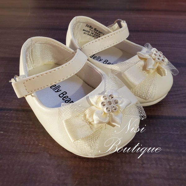 Beautiful Baby Girl Shoes, Flower Decorations, Color Ivory Girl Shoes, Baby Girl Shoes, Zapato de Niña Color Ivory,Decoraciones de Flores